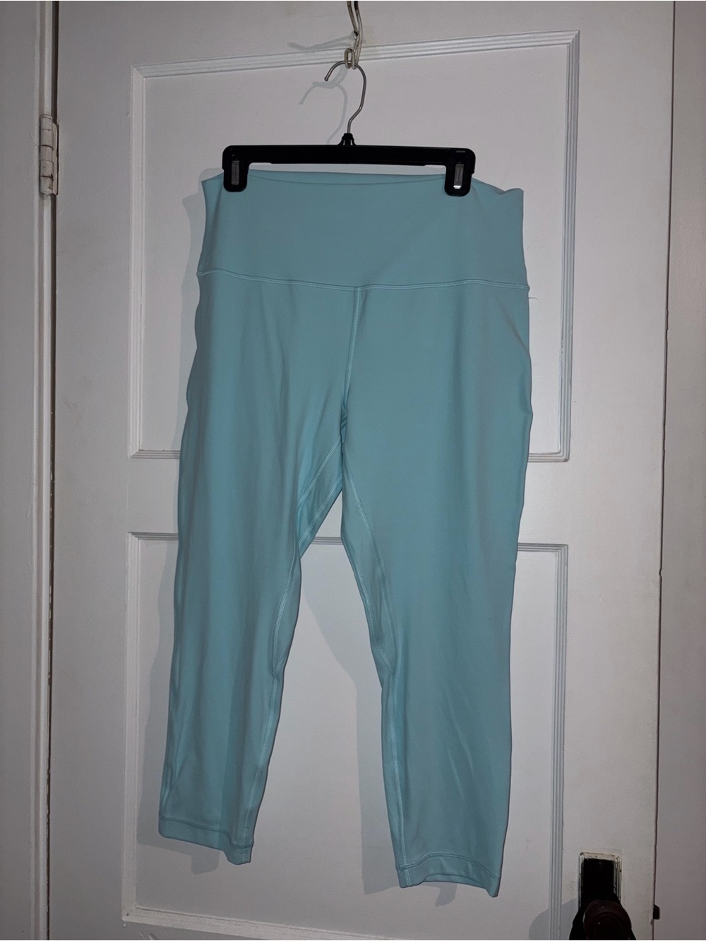 NWOT Lululemon double align 23 inch Light Blue High-Waist Capri Leggings